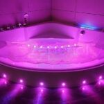 Wanna biała z hydromasażem RS-1131p LED ZEWNĘTRZNY narożna 150cmx150cmx59cm